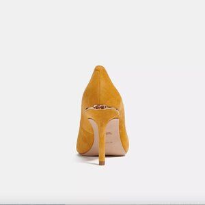 Wiley Pump - Coach - Yellow